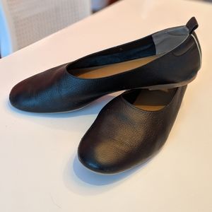 Everlane DayGlove black day glove flat ballet shoe
